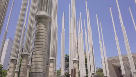 Slow-4k-panorama-shot-of-Parque-De-Las-Luces,-Plaza-Cinceros,-Medellin