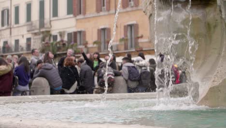 Spritzwasser-Im-Brunnen-Der-Piazza-Navona