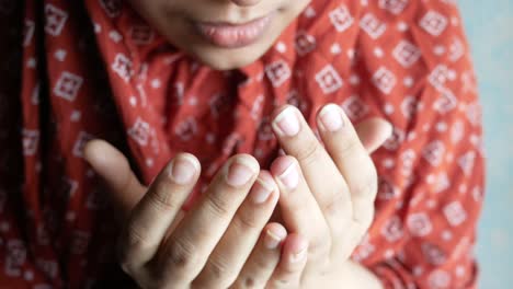 woman in prayer