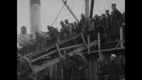 american soldiers disembark from ships to fight in europe during world war one