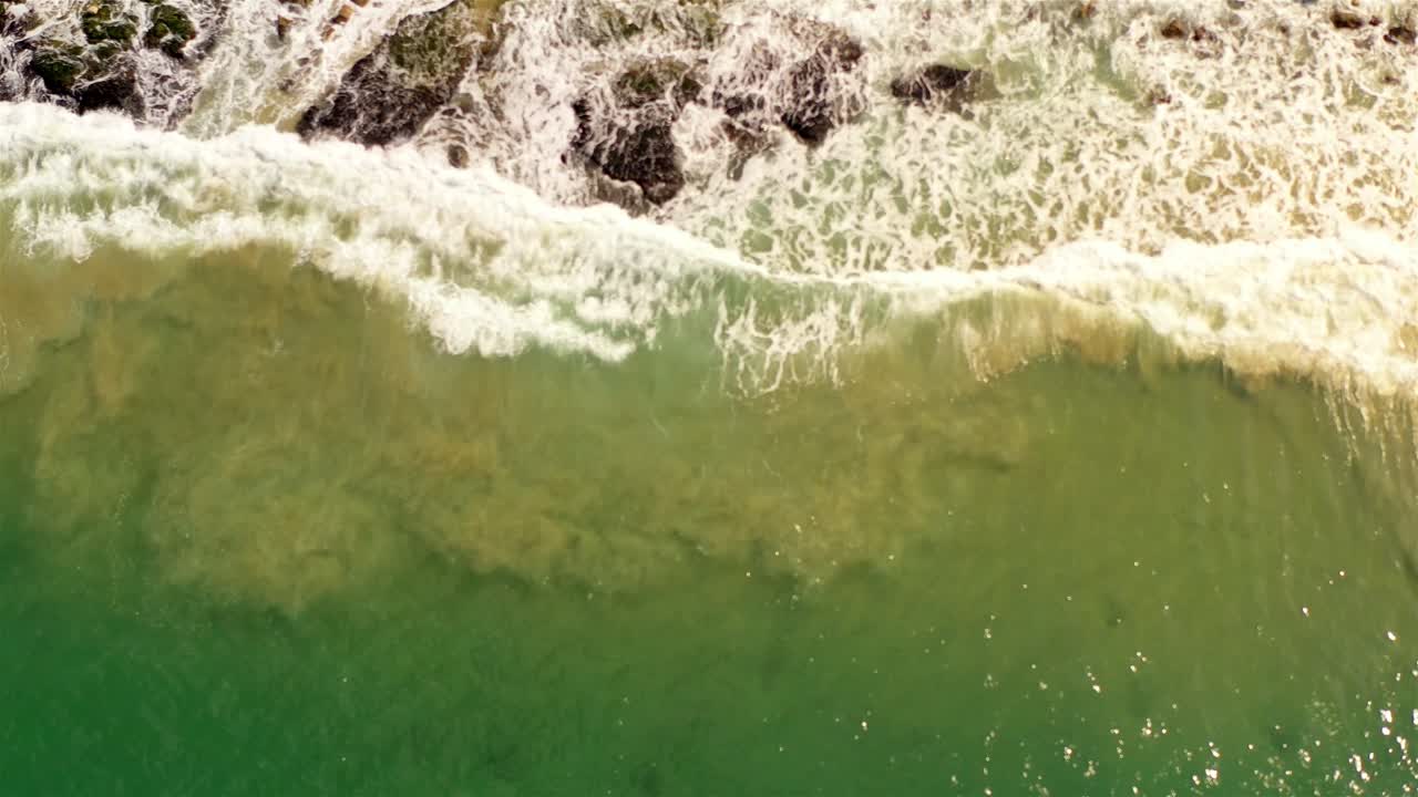 vista aérea de una escena costera