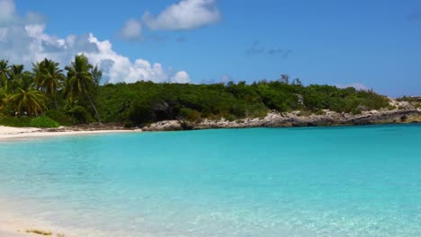 Video-Estático-De-La-Bonita-Playa-Molly-En-Exuma-Bahamas.