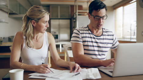 trabajando en sus finanzas