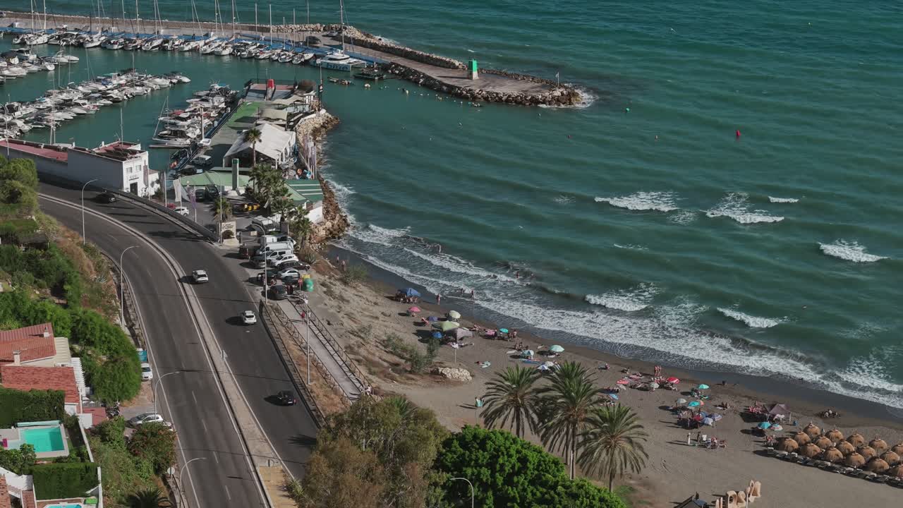 Vista aerea dell'iconica città di Malaga con le sue splendide spiagge, Spagna