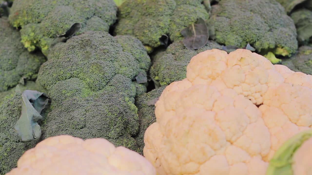 채소 가게 에서 채소 를 구입 하는 것 6