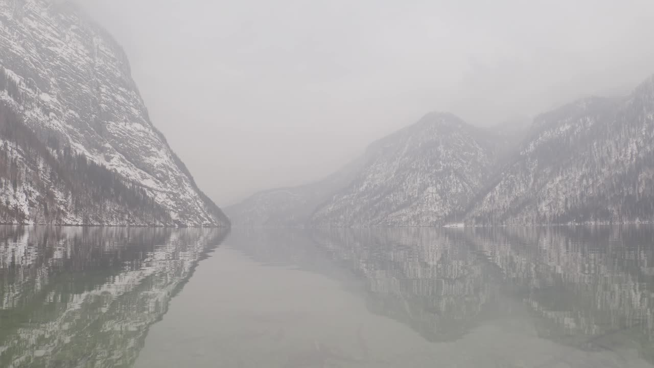 유럽 겨울 호수의 공중 무인 항공기 - 등급 없음