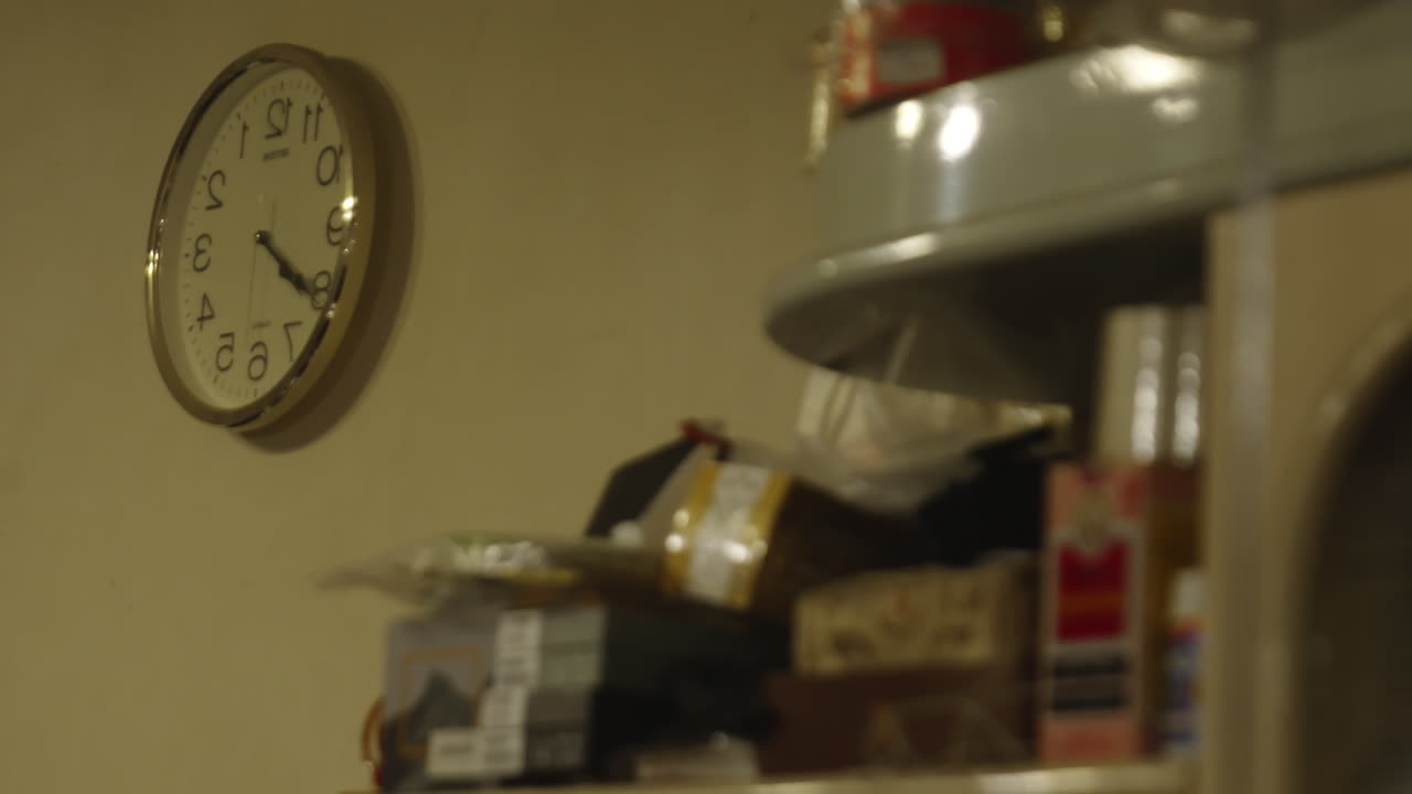 reloj de pared antiguo, elementos retro, tictac del reloj de video, hong kong