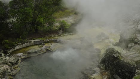 Géiser-Fumarola-De-Furnas:-Estanque-De-Agua-Hirviendo,-São-Miguel,-Azores