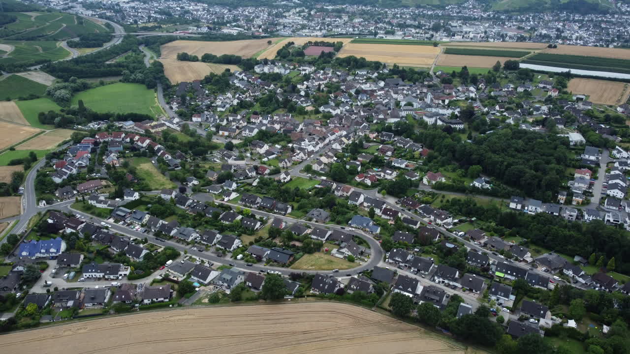 vista aérea de una ciudad europea
