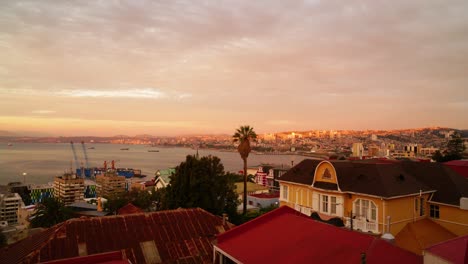 lapso de tiempo de la puesta de sol en valparaiso chile desde el techo