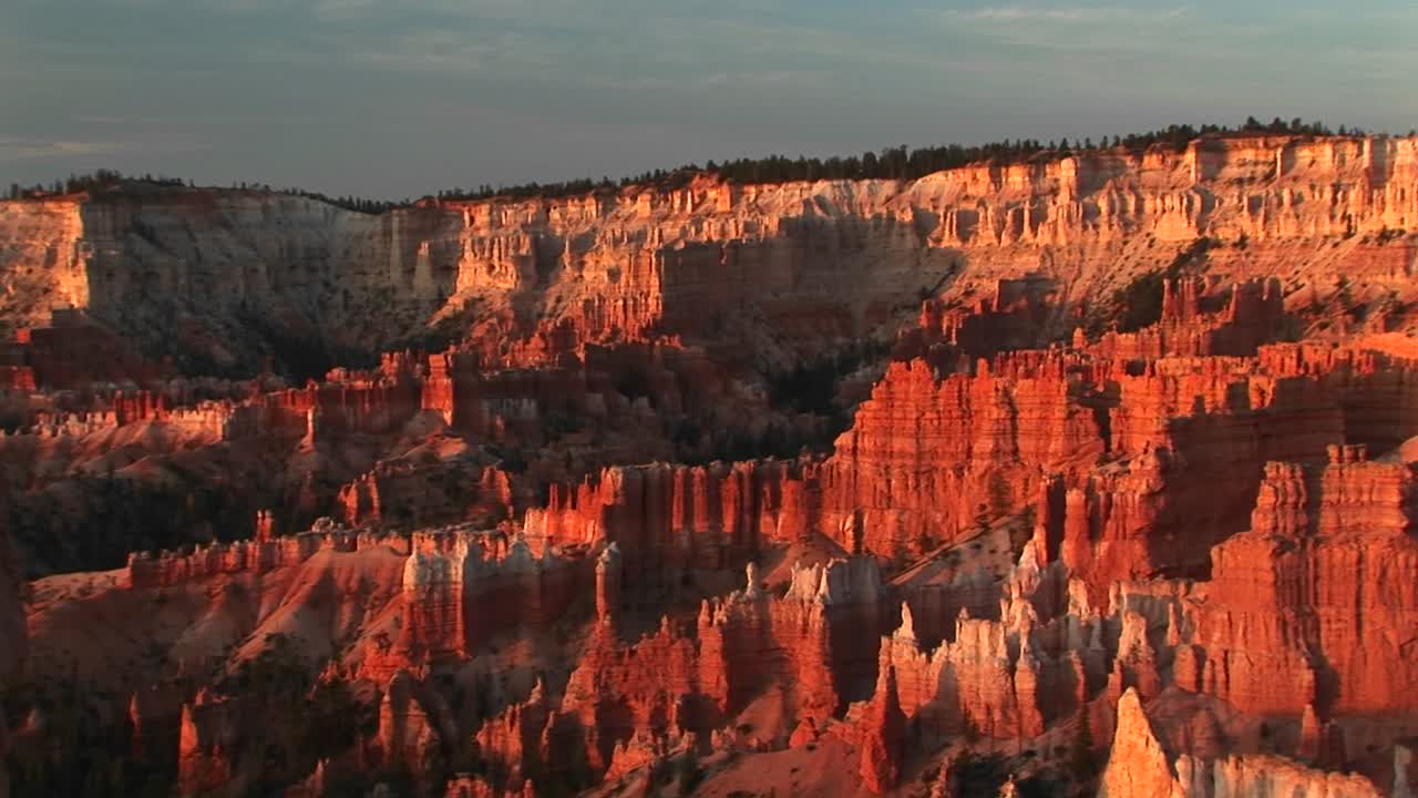 유타주 브라이스 캐년 국립공원의 팬라이트 샷