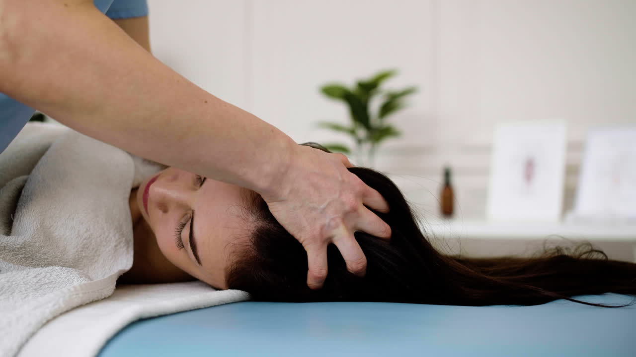 마사지받는 여자