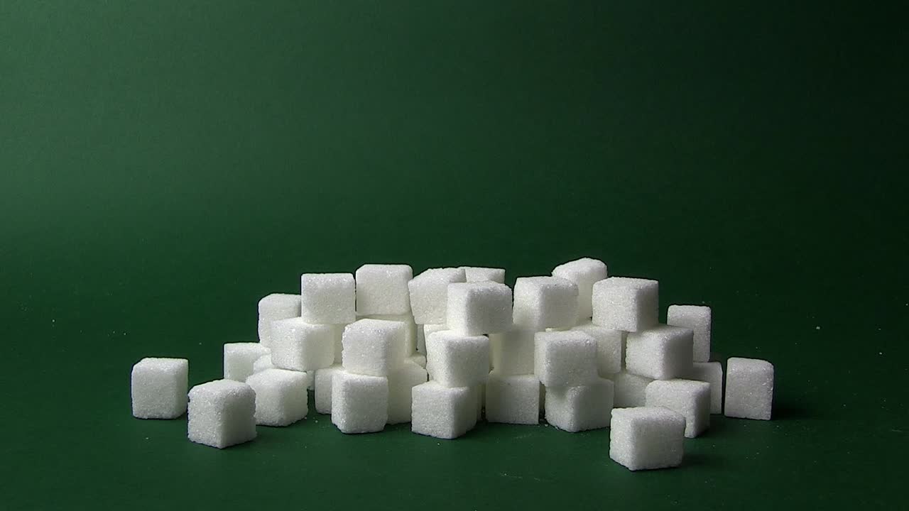 pila de terrones de azúcar que desaparece - no más azúcar