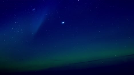 북유럽 겨울 하늘에서 구름, 밝은 별 및 북쪽 빛 lofton 섬, 노르웨이 북부