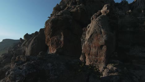 paisaje de montaña rocosa