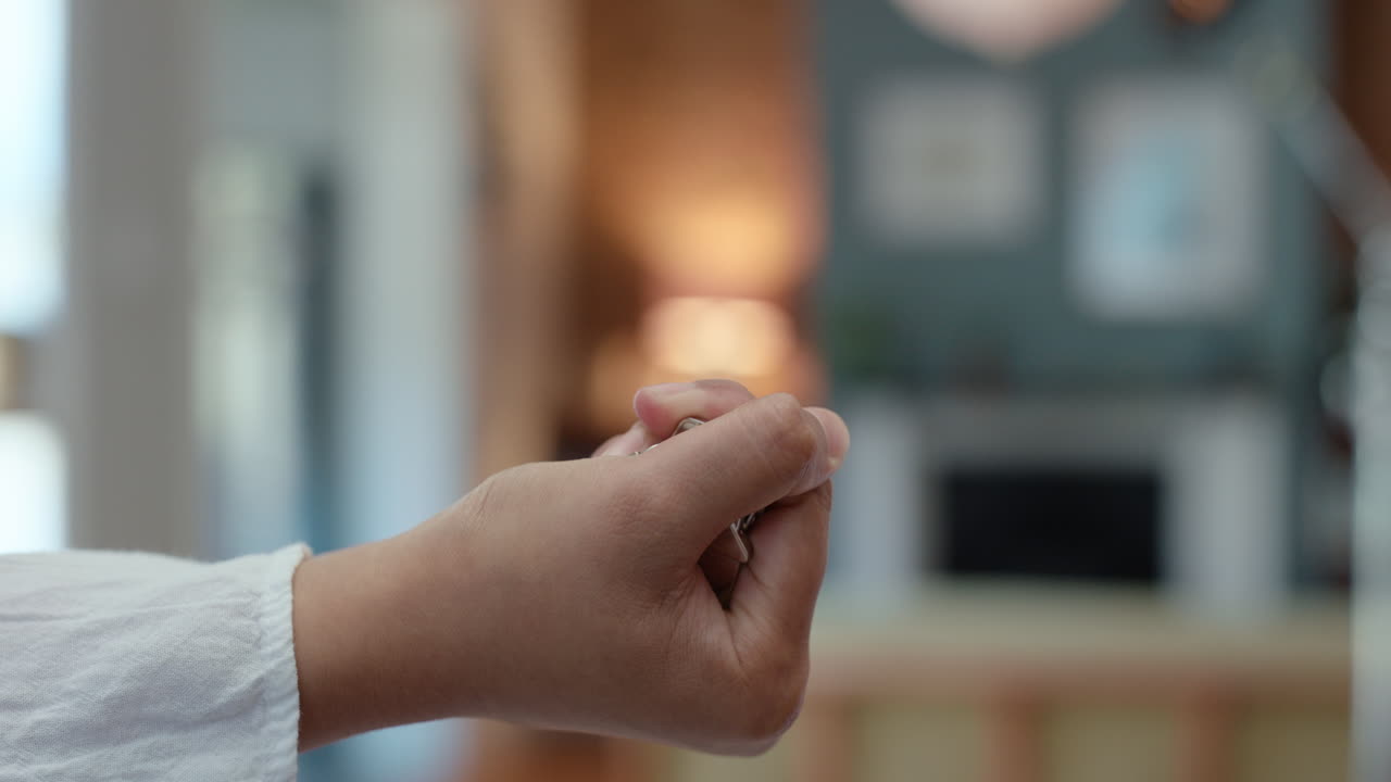 부동산에서 사람, 손과 열