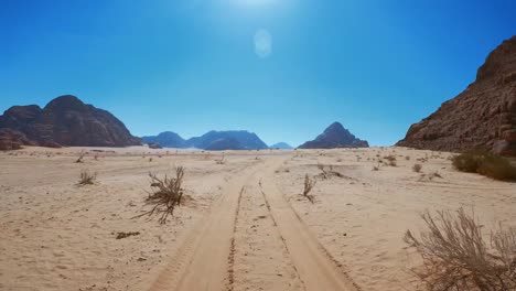 Die-Sandigen-Straßen-Von-Wadi-Rum