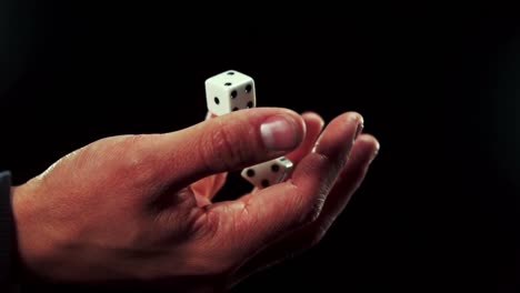 Hand-catching-a-dice