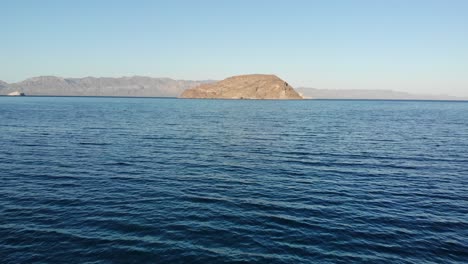 línea costera cautivadora: un viaje en avión no tripulado en la playa de el coyote, bc, méxico