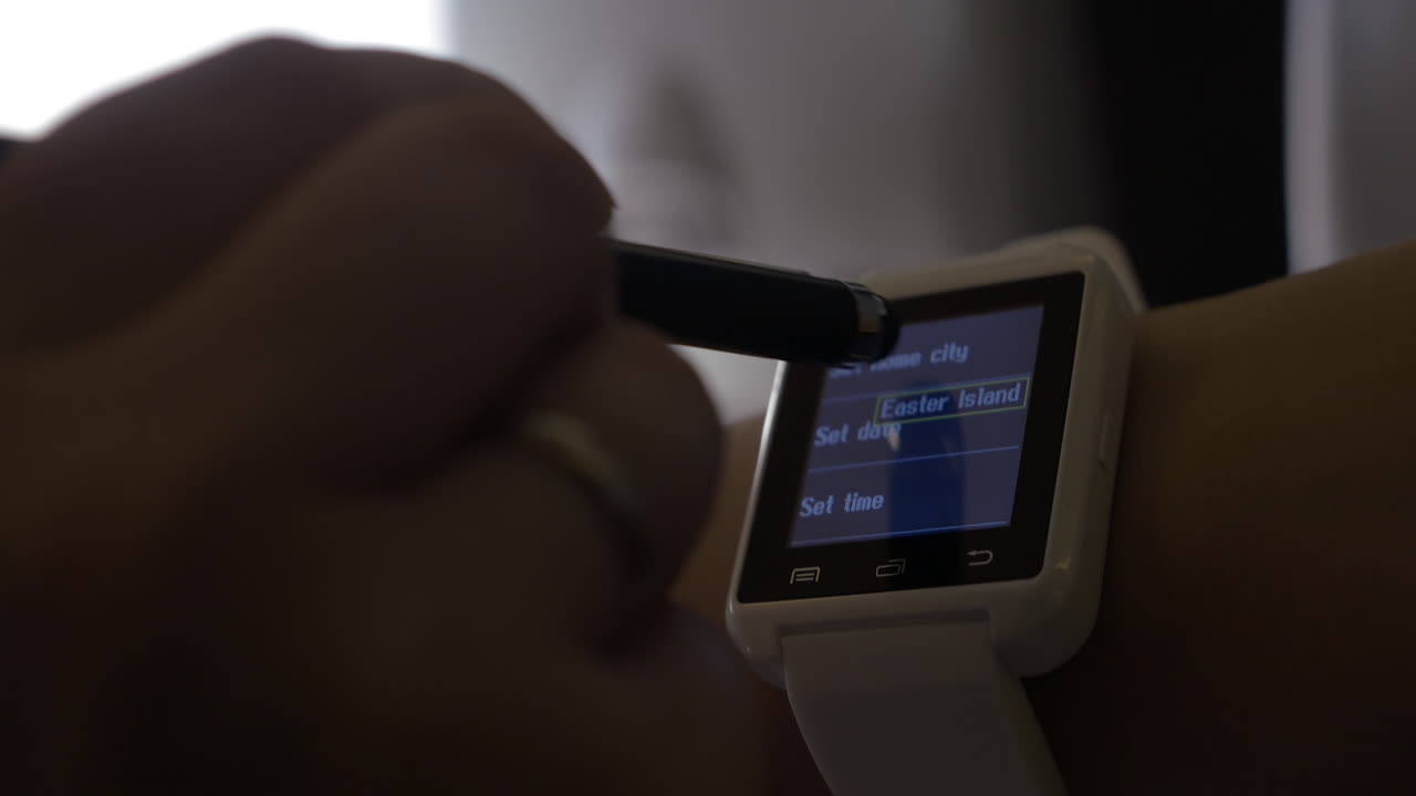 usando un reloj inteligente en el avión