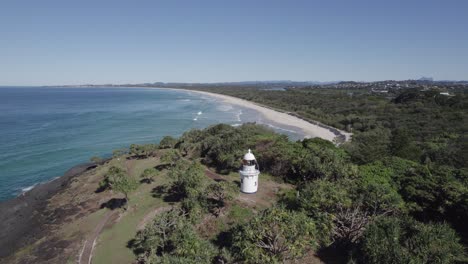 Pullback-Reveal-Of-Fingal-Head-Lighthouse-Overlooking-Tasman-Sea