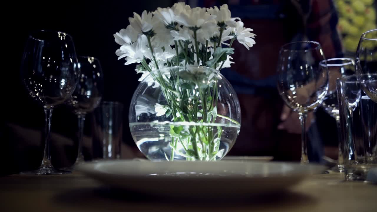 꽃으로 된 테이블 세팅