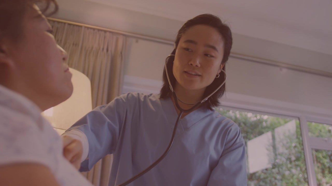 ภาพเคลื่อนไหวของจุดแสงเหนือแพทย์และผู้ป่วยชาวเอเชีย