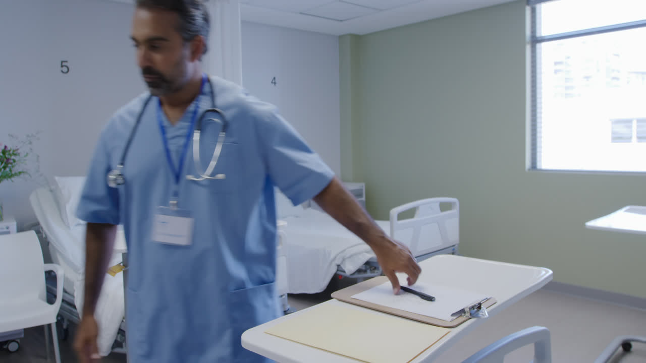 profesional médico que trabaja en un hospital