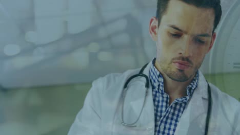 animación del procesamiento de datos sobre un médico masculino biracial