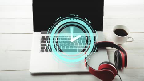 animación del reloj moviéndose sobre el escritorio con auriculares y computadora portátil