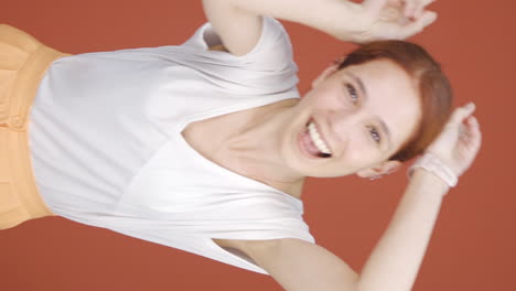 Vertical-video-of-The-woman-is-dancing-in-a-funny-way.