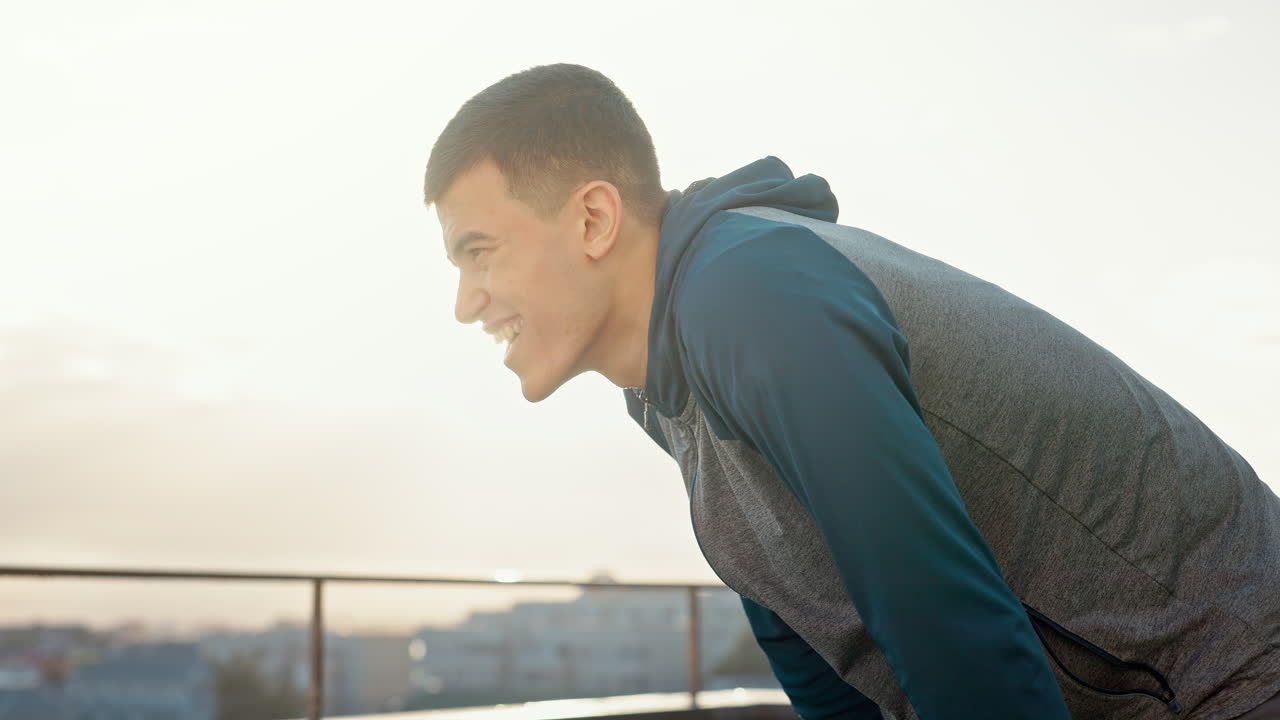 피트니스, 피곤한 남자와 도시에서 휴식