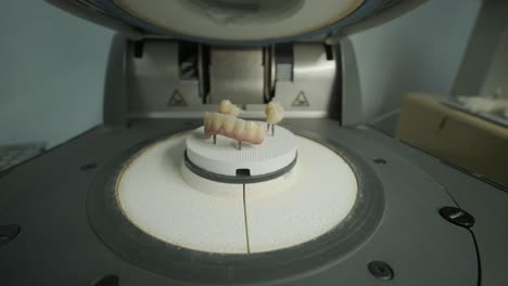 horno de cerámica dental para el procesamiento de coronas dentales