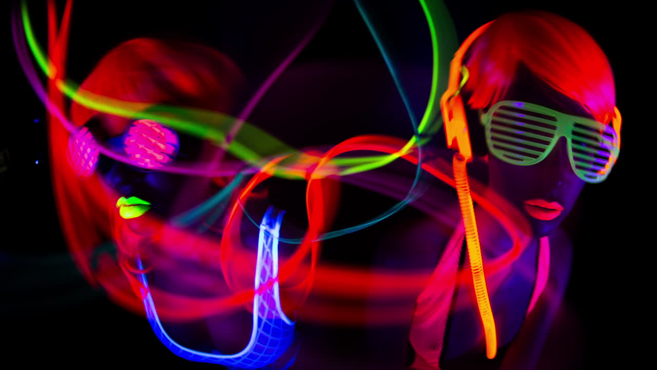 UV Glødende Kvinde 53