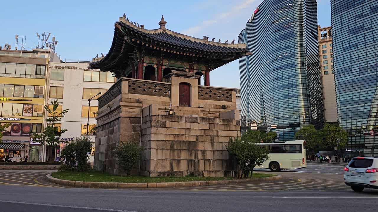 Historical Watchtower Of Dongsipjagak In Gyeongbokgung Palace, Samcheong-ro, Jongno District, Seoul, South Korea. Static Shot