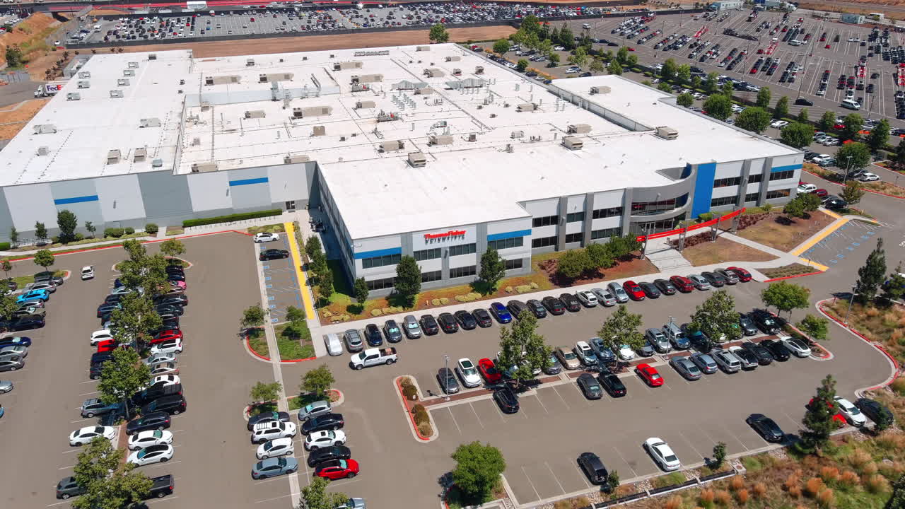 테르모 피셔 제조 시설의 시야를 설정하는