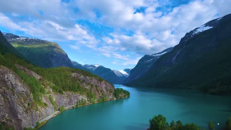 Lovatnet-See-Schöne-Natur-Norwegen.