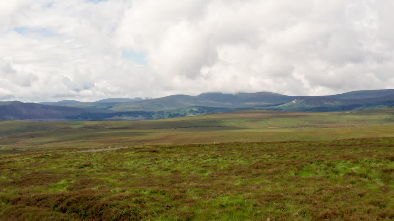 아일랜드 의 위클로우 산맥 국립 공원 의 멋진 공중 사진