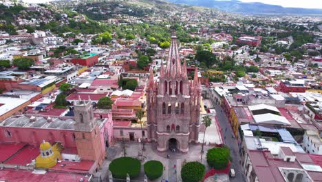 Drone-flying-over-parish-in-San-Miguel-de-Allende-city