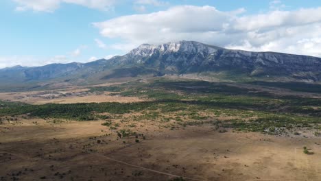 Increíble-Vista-De-Las-Impresionantes-Montañas-Dinara-En-Croacia,-Buen-Clima