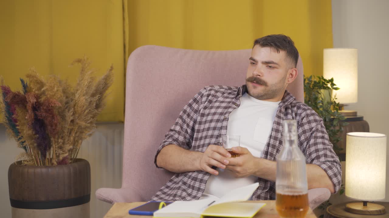 el hombre en duelo está pensando y sufriendo de depresión.