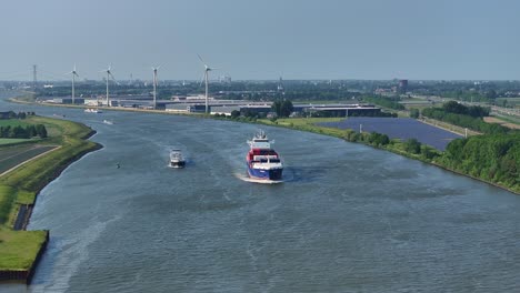 Eco-friendly-sailing:-vessel-ENERGY-and-Wind-Turbines-in-Gravendeel