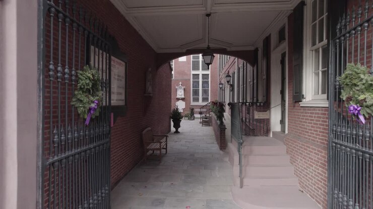 Courtyard Entrance to Old St