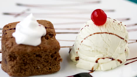 brownie with vanilla ice cream