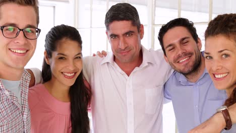 contenido equipo de diseñadores creativos animando