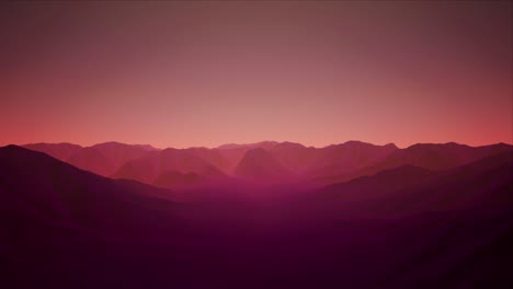 fondo de paisaje de montaña con niebla roja
