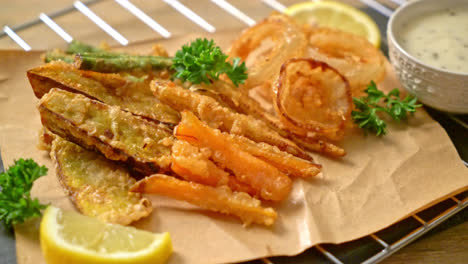 Frittiertes-Mischgemüse-Oder-Tempura