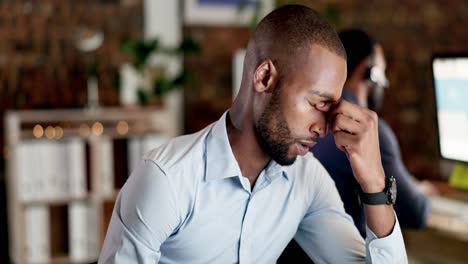 zakenman, hoofdpijn en stress 's nachts