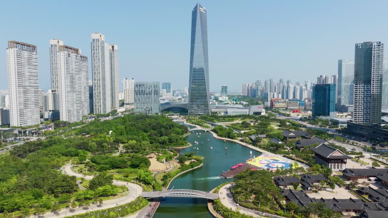 panorámica desde parques en corea del sur hasta un rascacielos