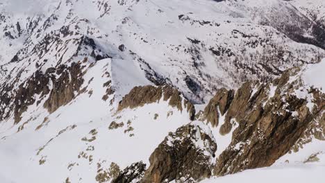 Vista-Impresionante-Del-Pico-Nevado-Cima-D&#39;asta-En-Italia